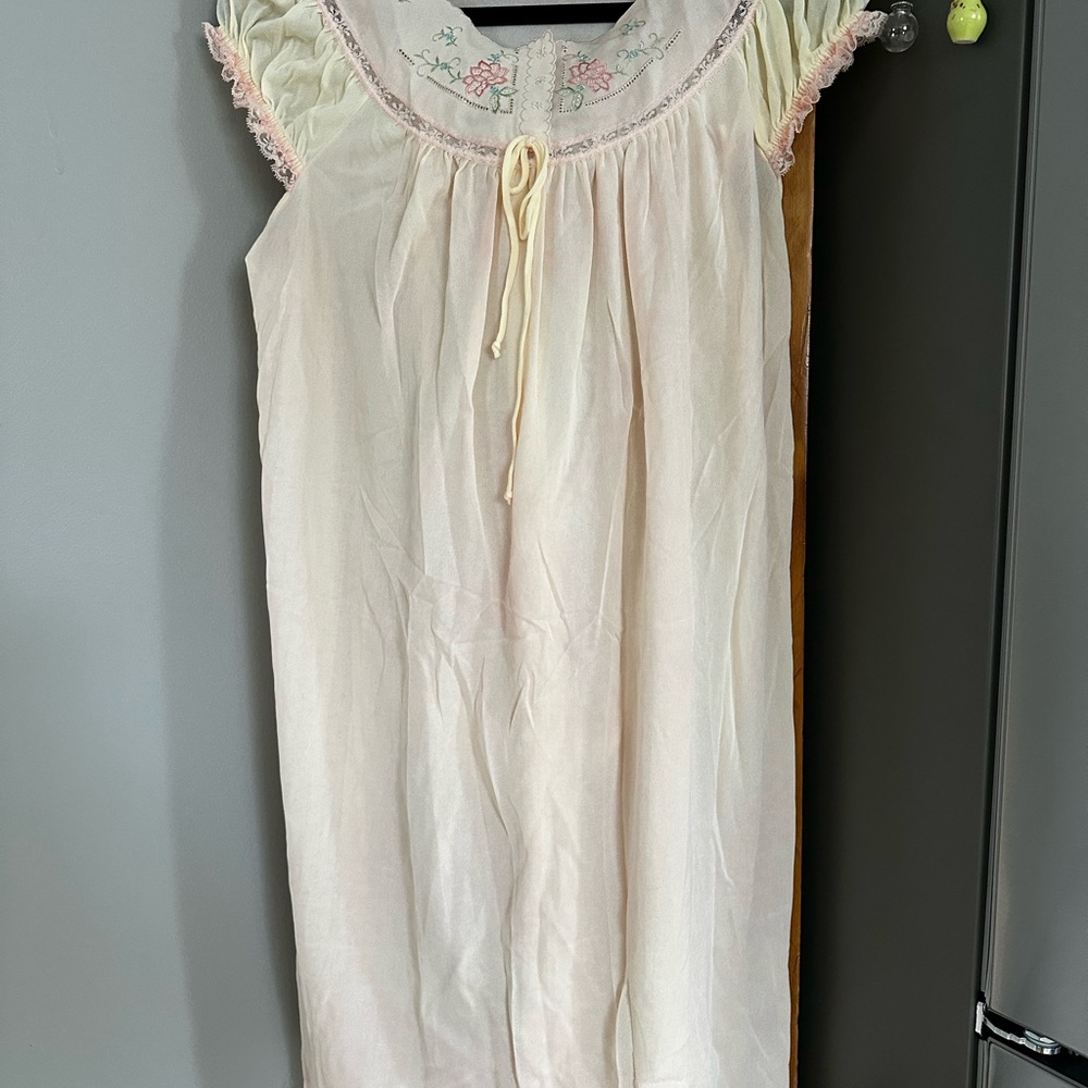 Vintage Floral Embroidered Lace Nightgown
